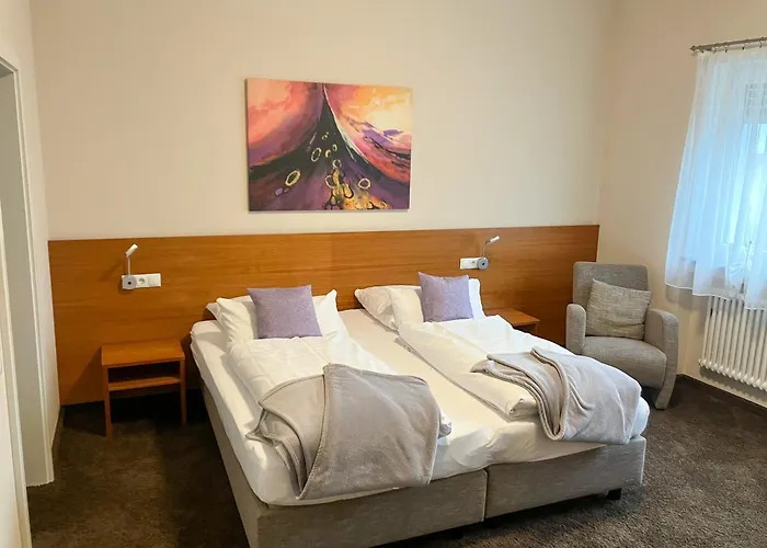 ゲストハウス クルプファルツ 3*