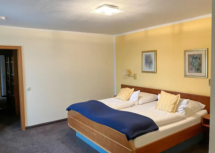 Kurpfalz בית הארחה 3*